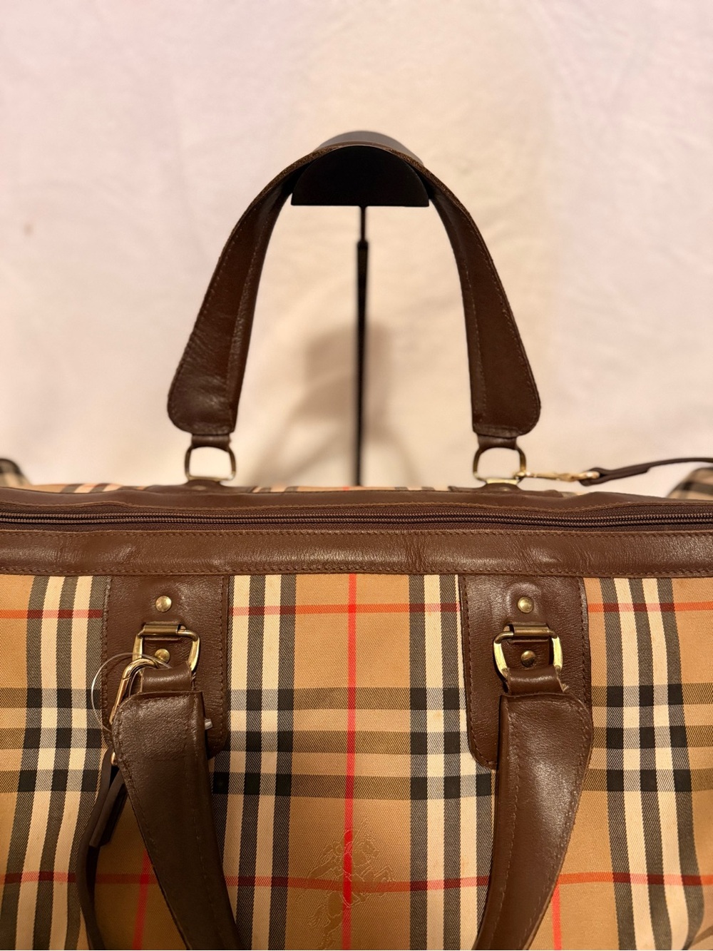 Burberry Boston Travel Bag With Removable Adjustable Strap And Lock And Key - Picture 10 of 16